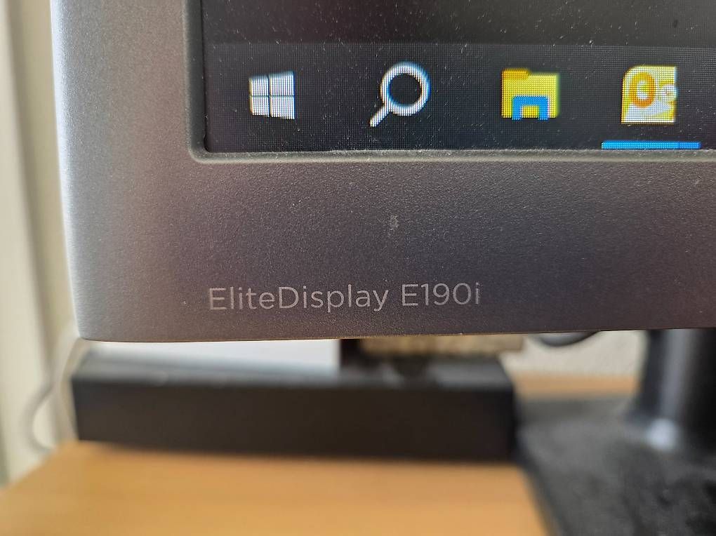 Monitore: HP Bildschirm EliteDisplay E190i – Gebraucht aus Worb von Cdavinci 1