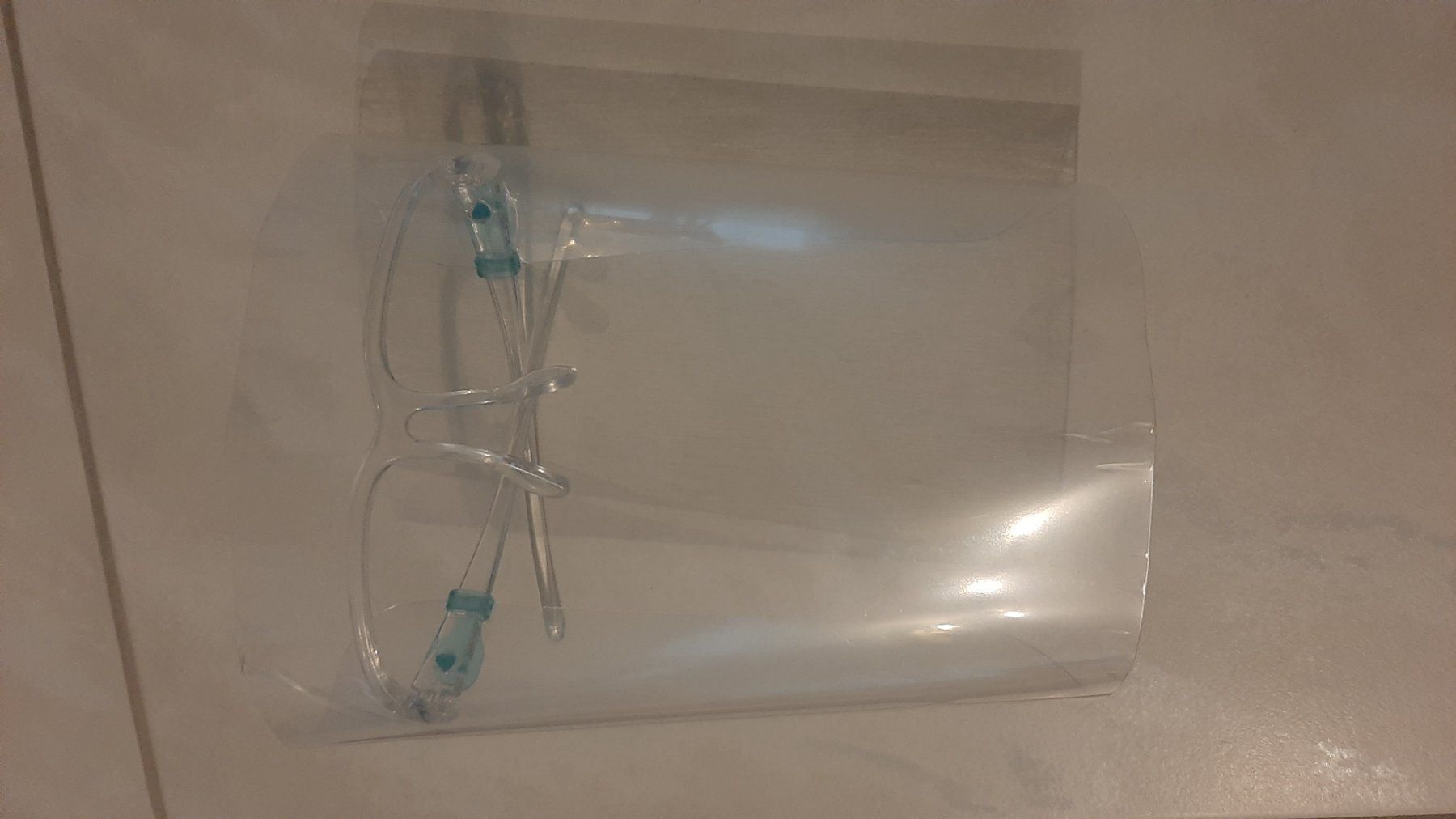 Masken: K..108) Schutzschild mit Brille – Gebraucht aus Wil SG von Saxer1 1