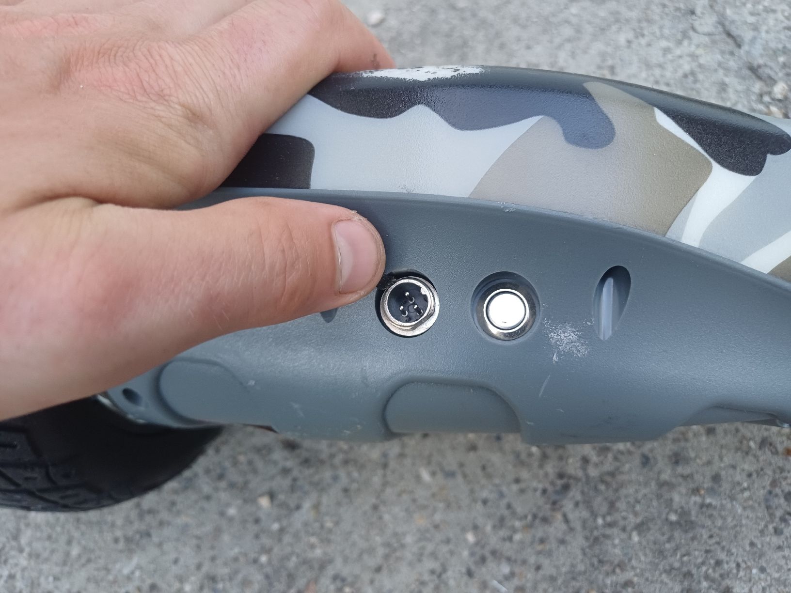 Hoverboard: Hoverboard mit Go-Kart Aufsatz Tarnmuster – Difettoso da Wangenried venduto da Recycler94 3
