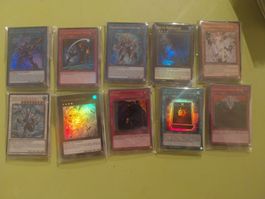 Vendo lotto 200 carte yu-gi-oh lingua mista