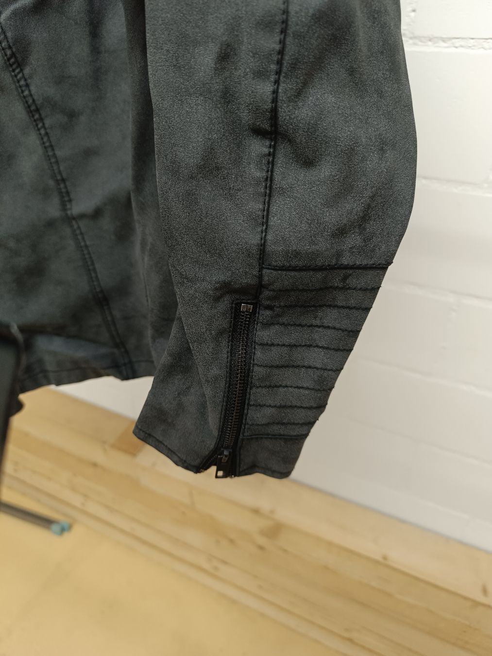 Only Giacche: Only Jacke Gr. 42 – Usato da Ehrendingen venduto da Cheronimo2 4