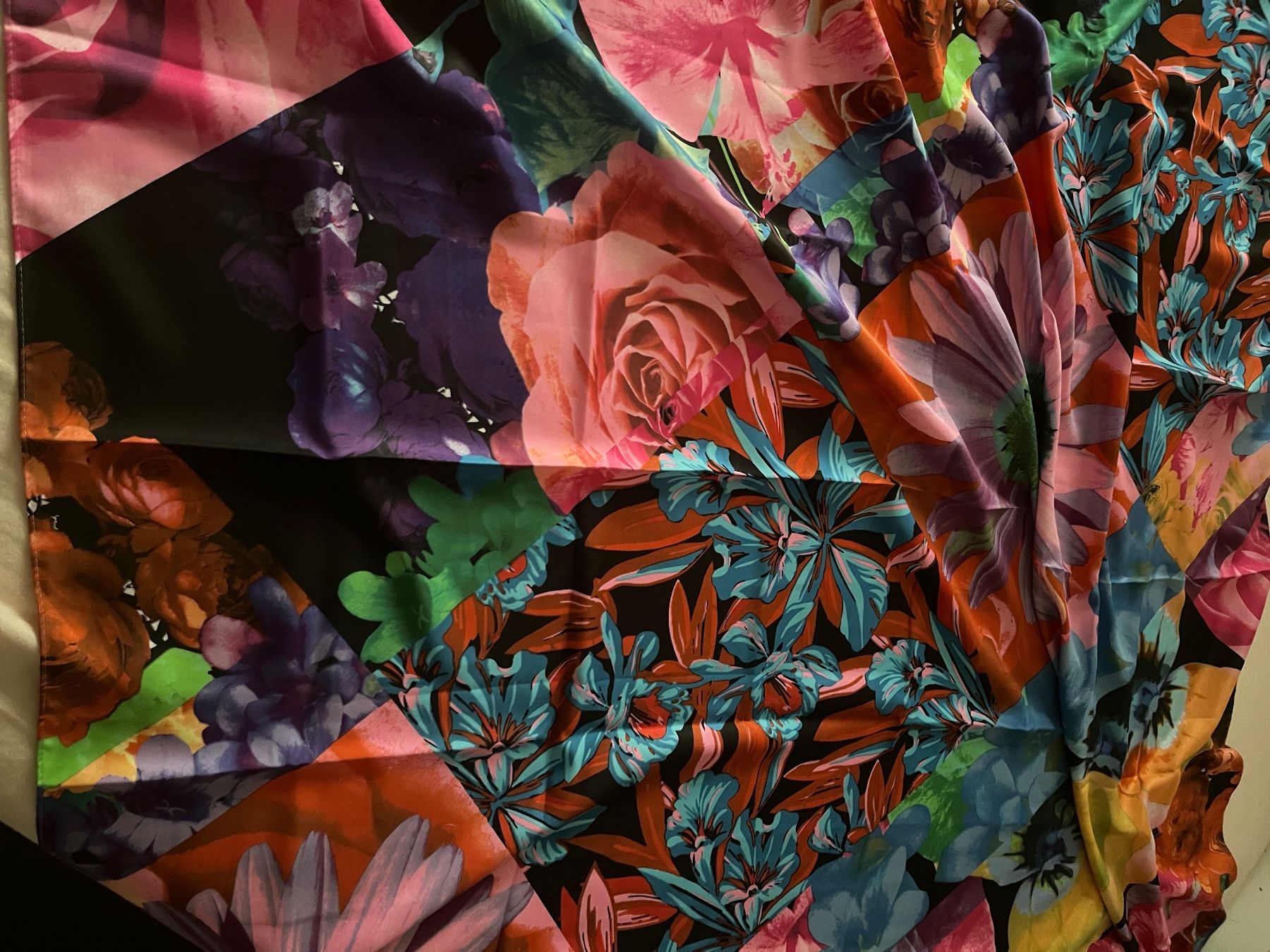 Foulard & Sciarpe: Desigual Schals – Nuovo (secondo la descrizione) da Birmenstorf AG venduto da BMW.M5 3