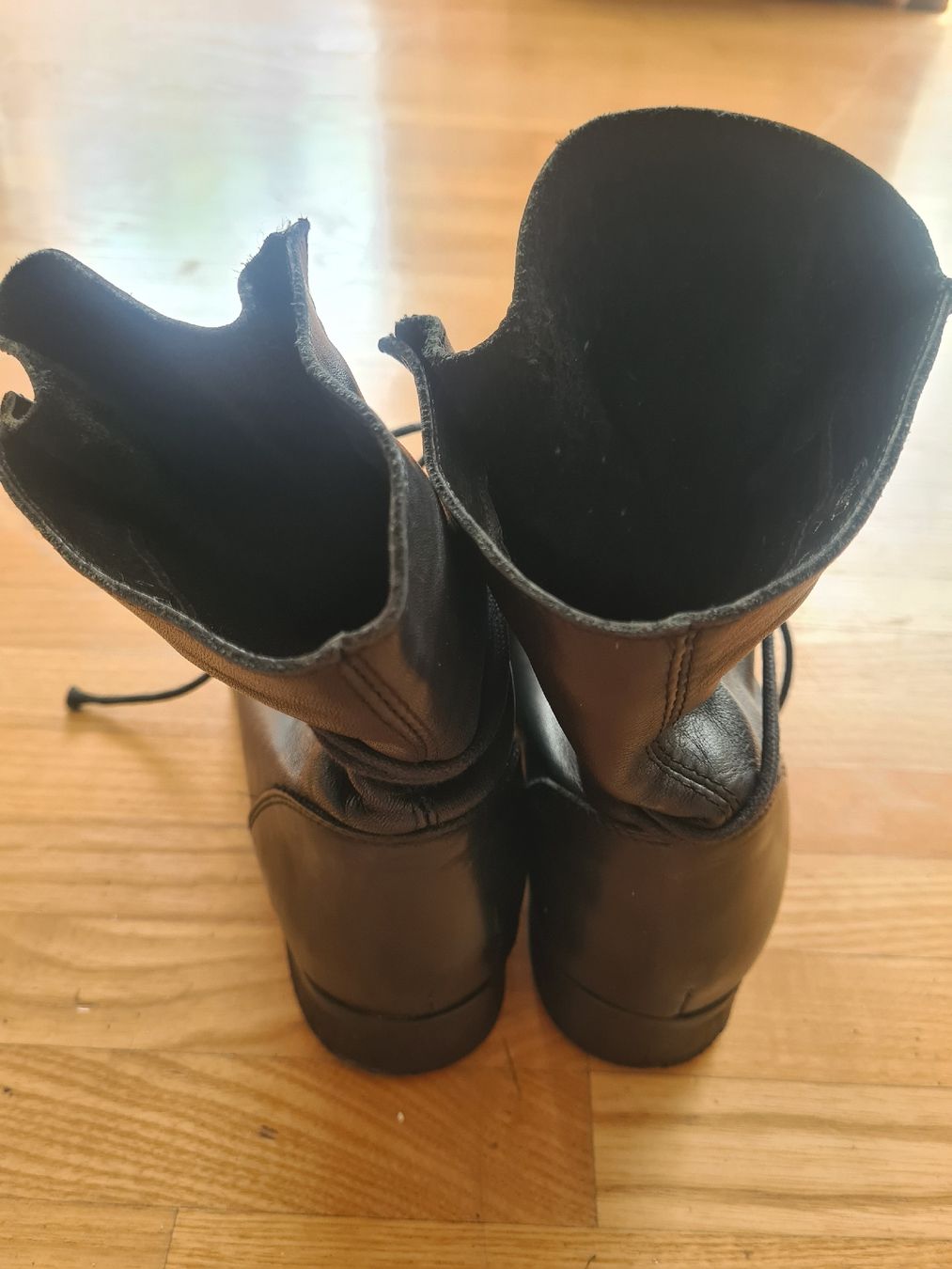 Chaussures femmes: Stiefeletten, Leder, schwarz, gr. 40 – D'occasion à Steinhausen par MilaB 2
