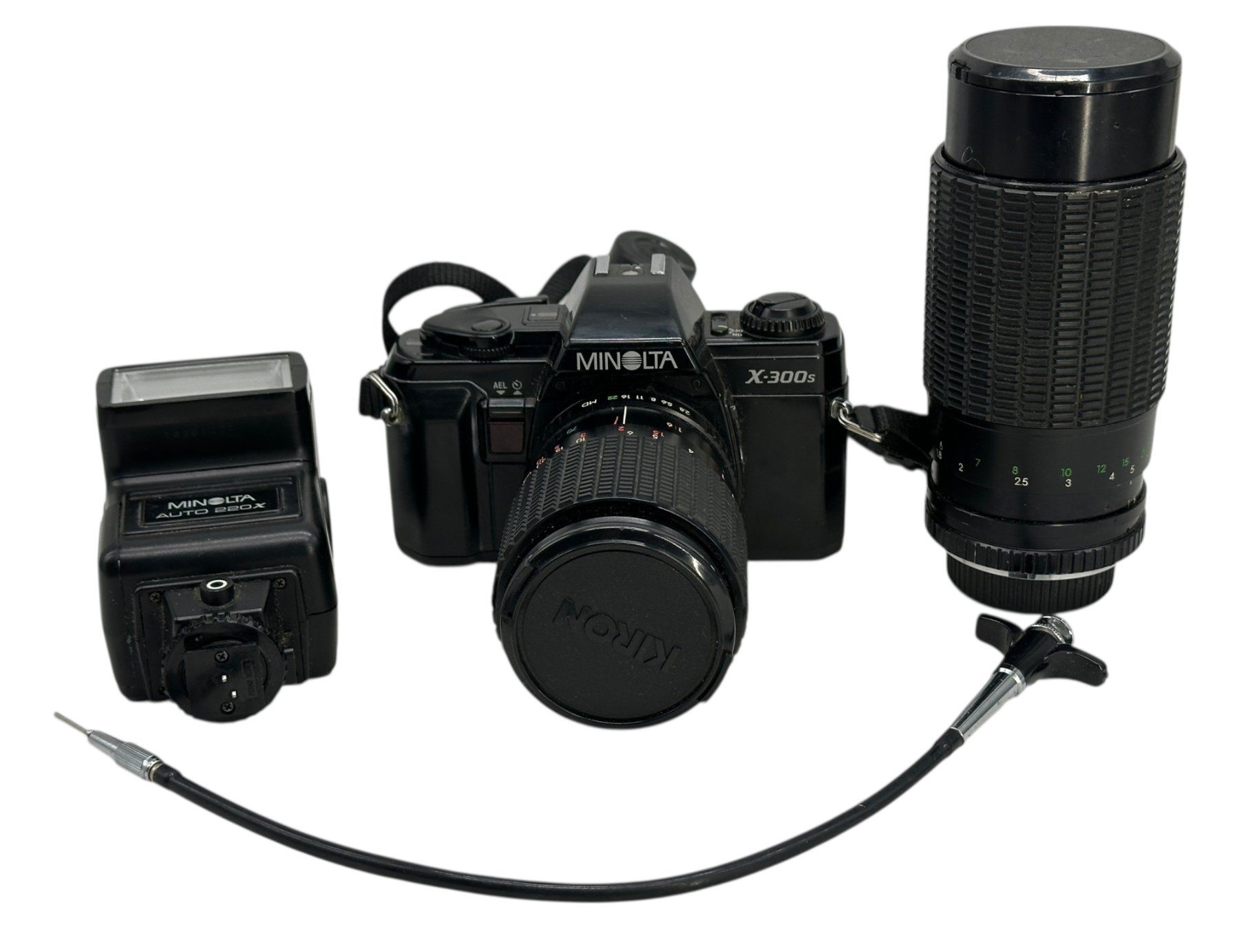 Minolta Kamera: Minolta X-300s argentique vintage + 2 objectifs & flash – Gebraucht aus Morges von vintix 4
