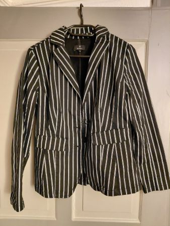 Cooler Blazer von Monari Gr. 40, viele Schnäppli und Marken