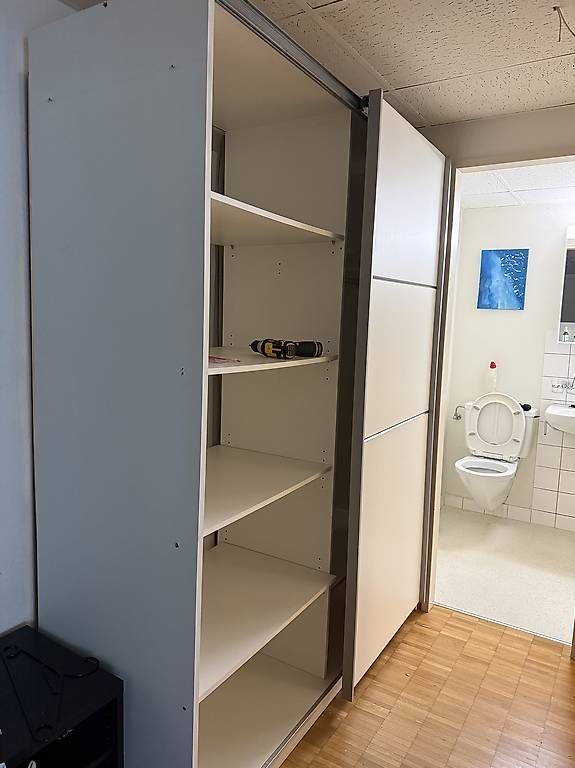 Guardaroba: Kleiderschrank – Usato da Basel venduto da opu_psl9