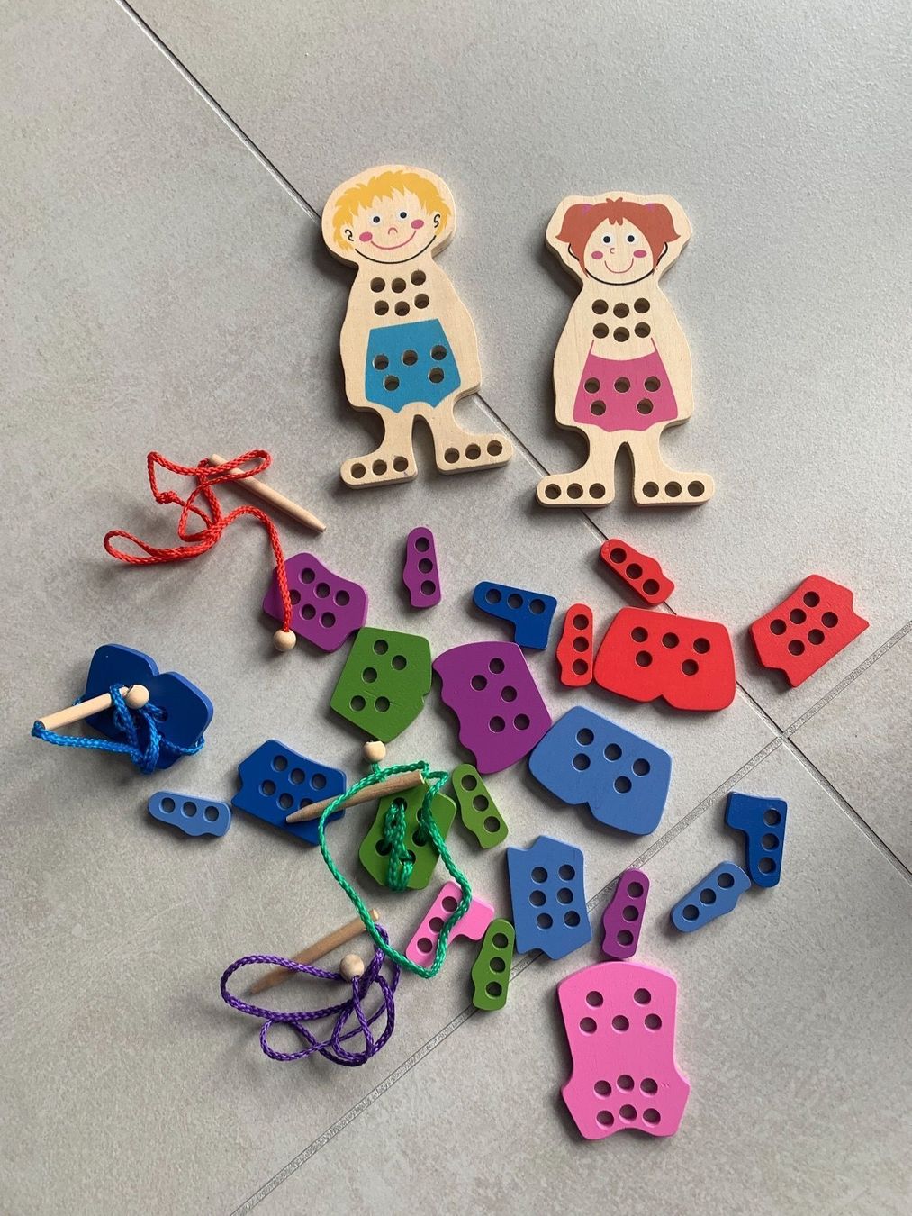 Giochi: Gioco di cucito per bambini – Usato da Minusio venduto da murimiri 2