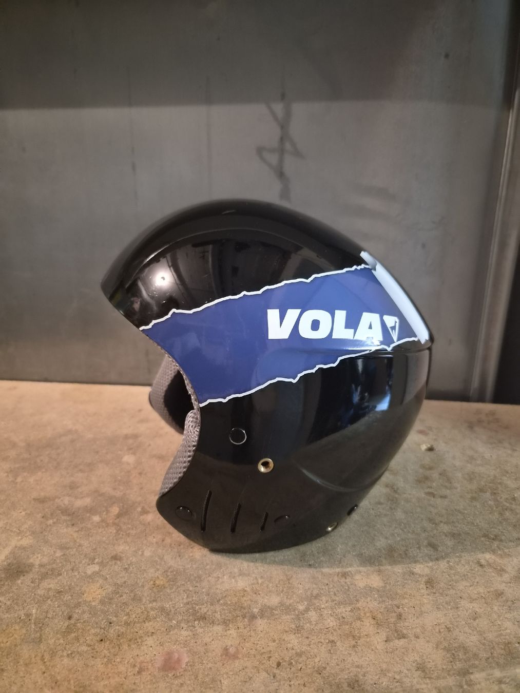 Vola Caschi: Vola FIS Skihelm – Usato da Oberägeri venduto da Nil_sff5 1