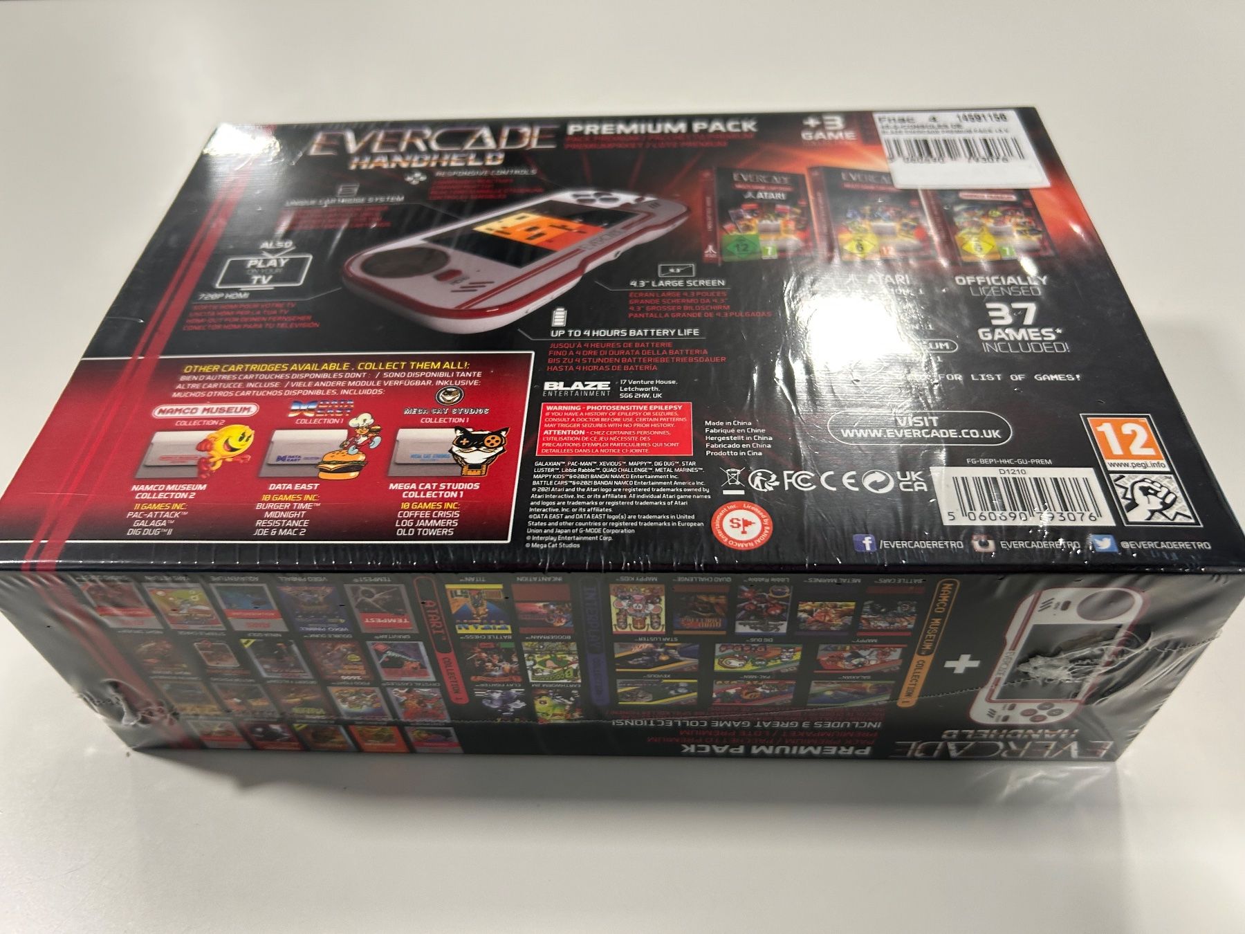 Konsolen: Evercade console starter pack very first version brand new – Neu und originalverpackt aus Pully von PongDayOne 2