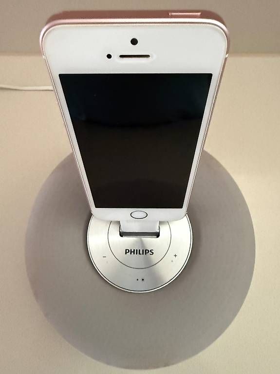 Sveglie: Philips Dockingstation- Wecker, mit Iphone SE  16GB – Usato da Winterthur venduto da Etimax 2