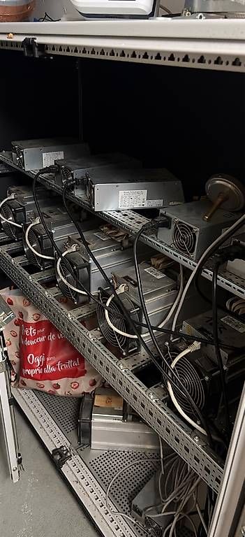 Coin Miner: Bitcoin miner  – D'occasion à Eichberg par silvan02