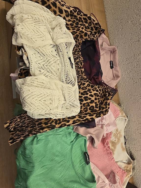 Lotti di vestiti: 14 x Oberteil,Langarm – Usato da Lengnau AG venduto da Golf_2 1