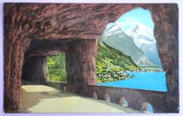 Axenstrasse mit Flüelen und Bristenstock