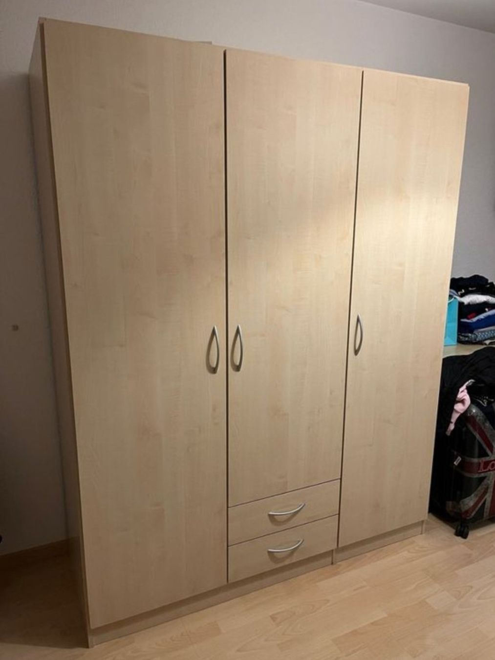 Schränke: Kleiderschrank – Gebraucht aus Dietikon von Funk_Electro