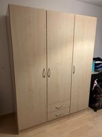 Kleiderschrank