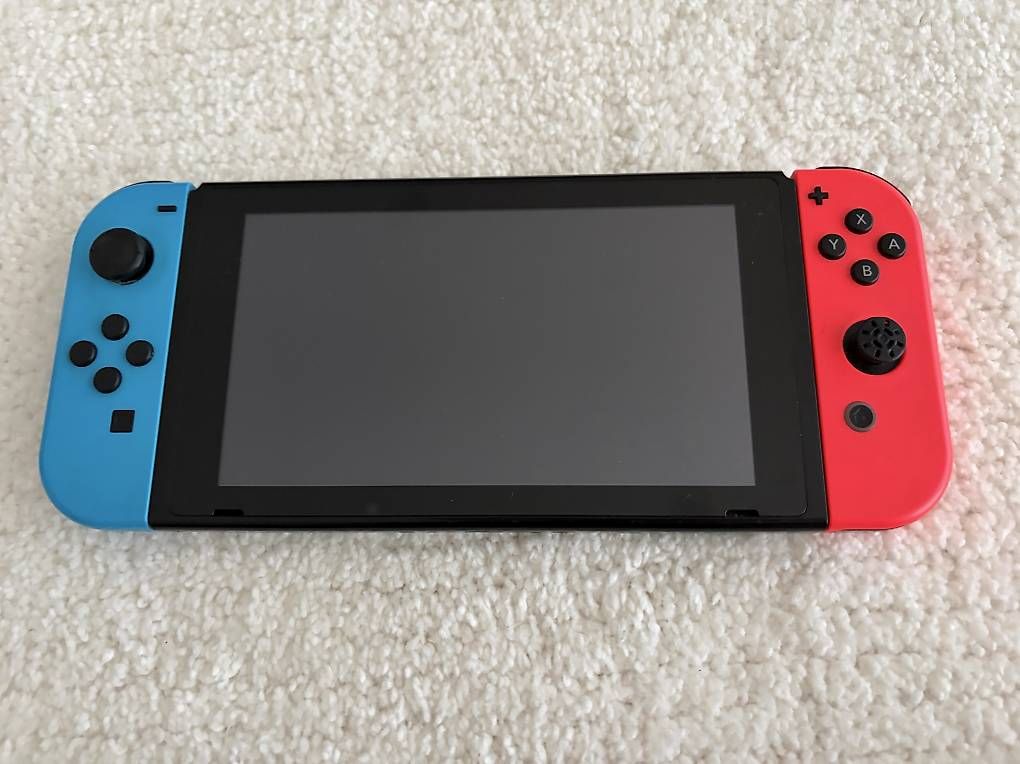 Spiele: Switch + Ring Fit + 10 Spiele – Gebraucht aus Kerns von 2-Z 1