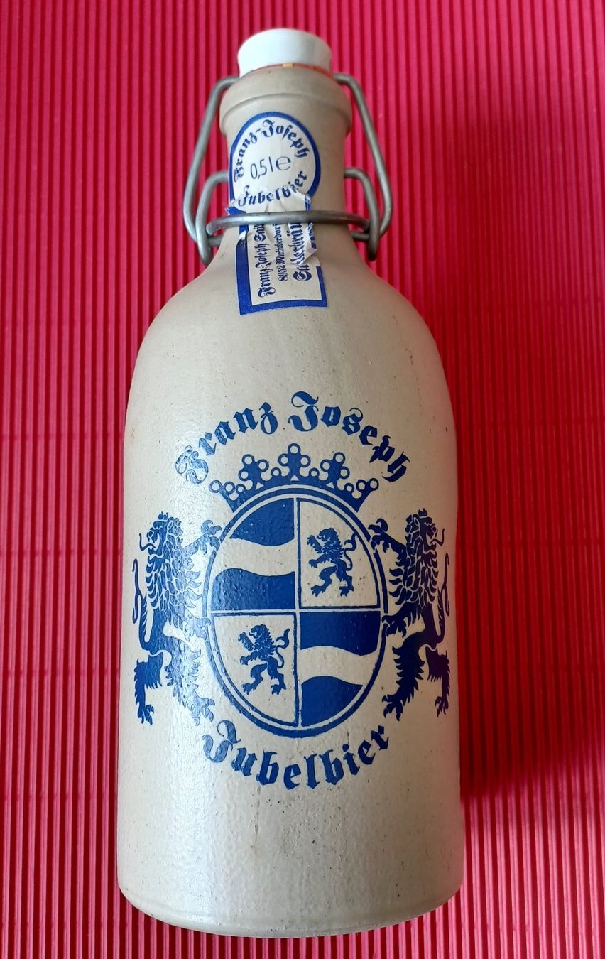 Bicchieri, Caraffe & Bottiglie: FRANZ JOEPH. Steingut-Bierflasche. Jubelbier – Usato da Zürich venduto da Bellabo 1