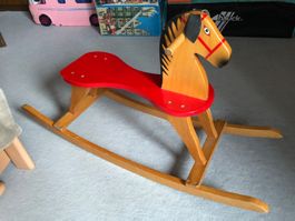 Schaukelpferd aus Massivholz