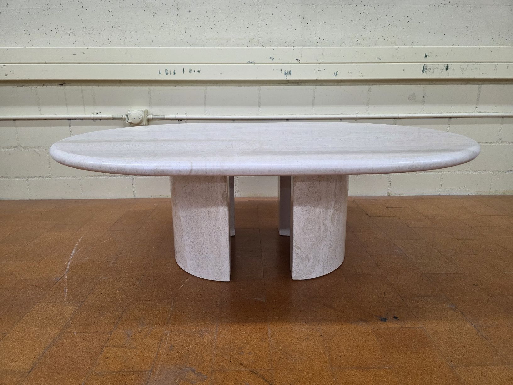 Tische: Designer Couchtisch aus Travertin  – Gebraucht aus Lichtensteig von Polsterwerk 3