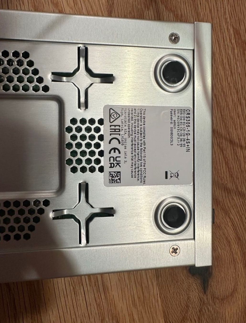 Mikrotik Modem & Router: Mikrotik CRS305-1G-4S+IN – Usato da Bülach venduto da venni0 2