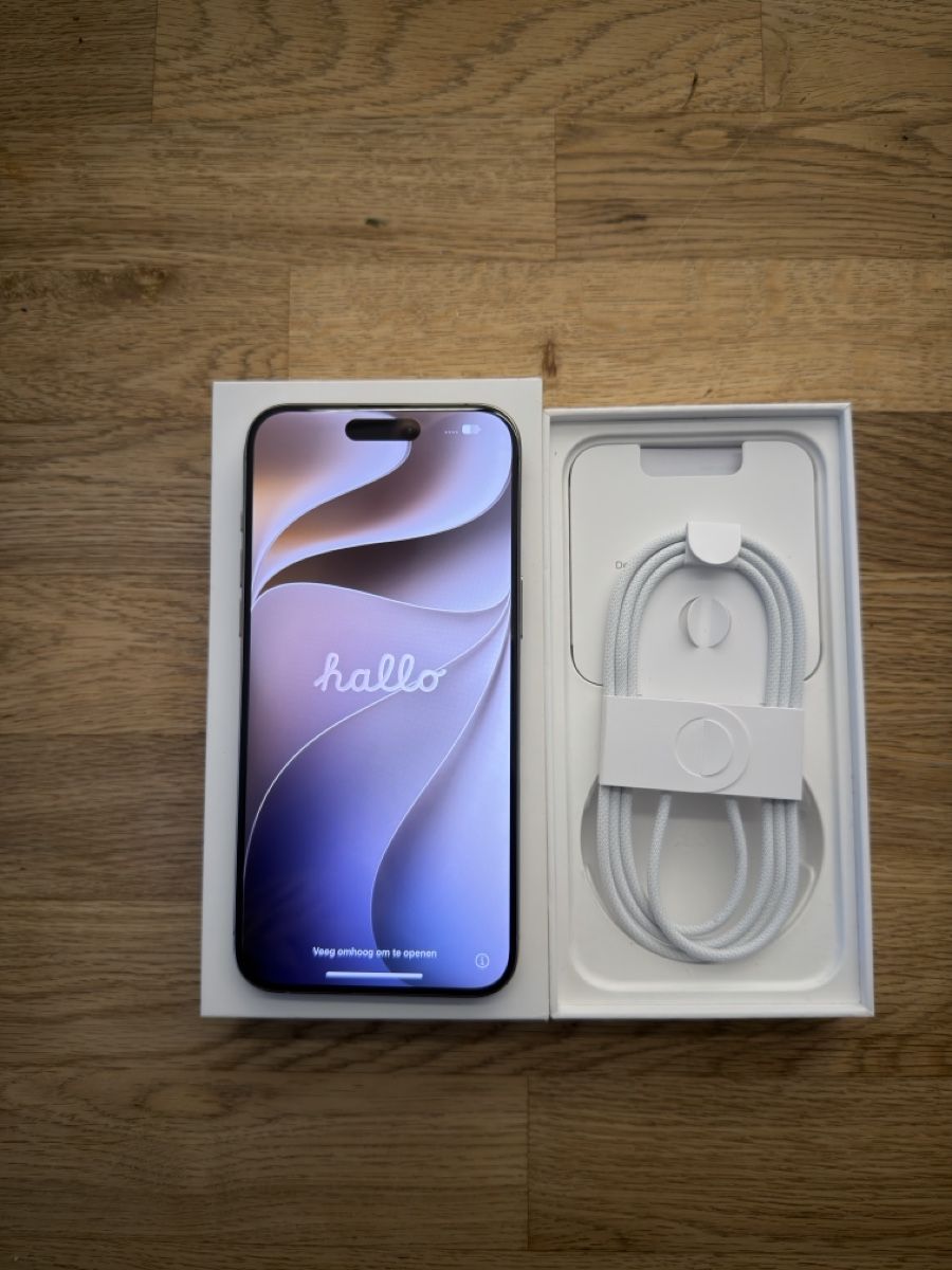 Apple Portables: Iphone 15 Pro Max Natural Titanium 256GB – D'occasion à Belp par Blondii04
