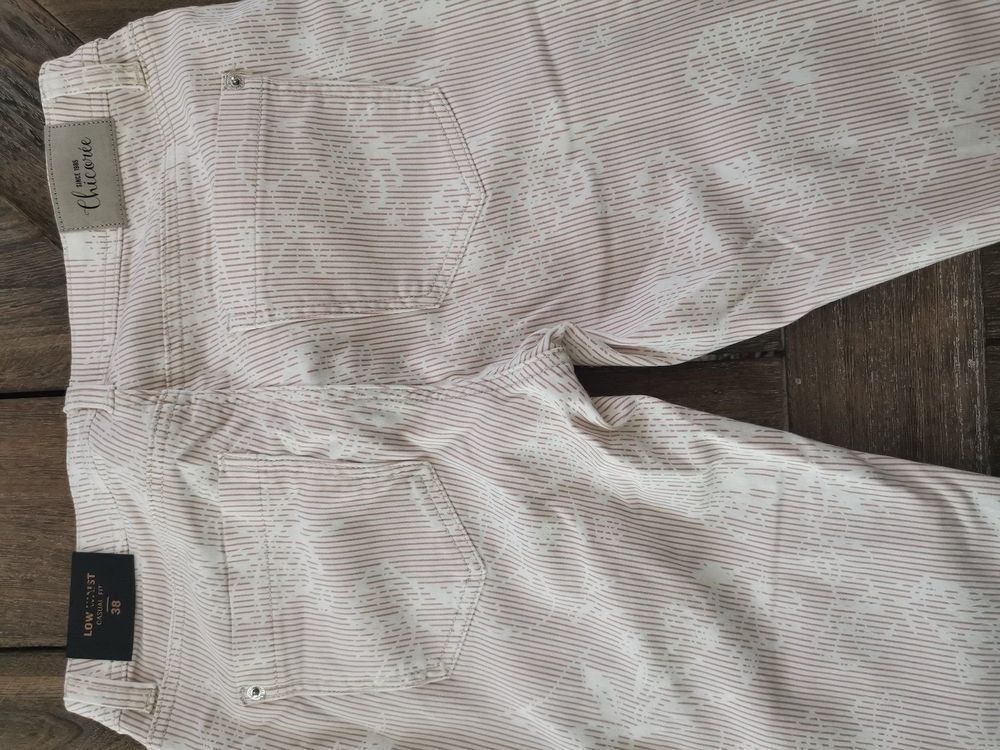 Jeans: Hose Jeans Chicoree, Gr.38, NEU. – Nuovo e nell'imballaggio originale da Luzern venduto da Tavolna 1