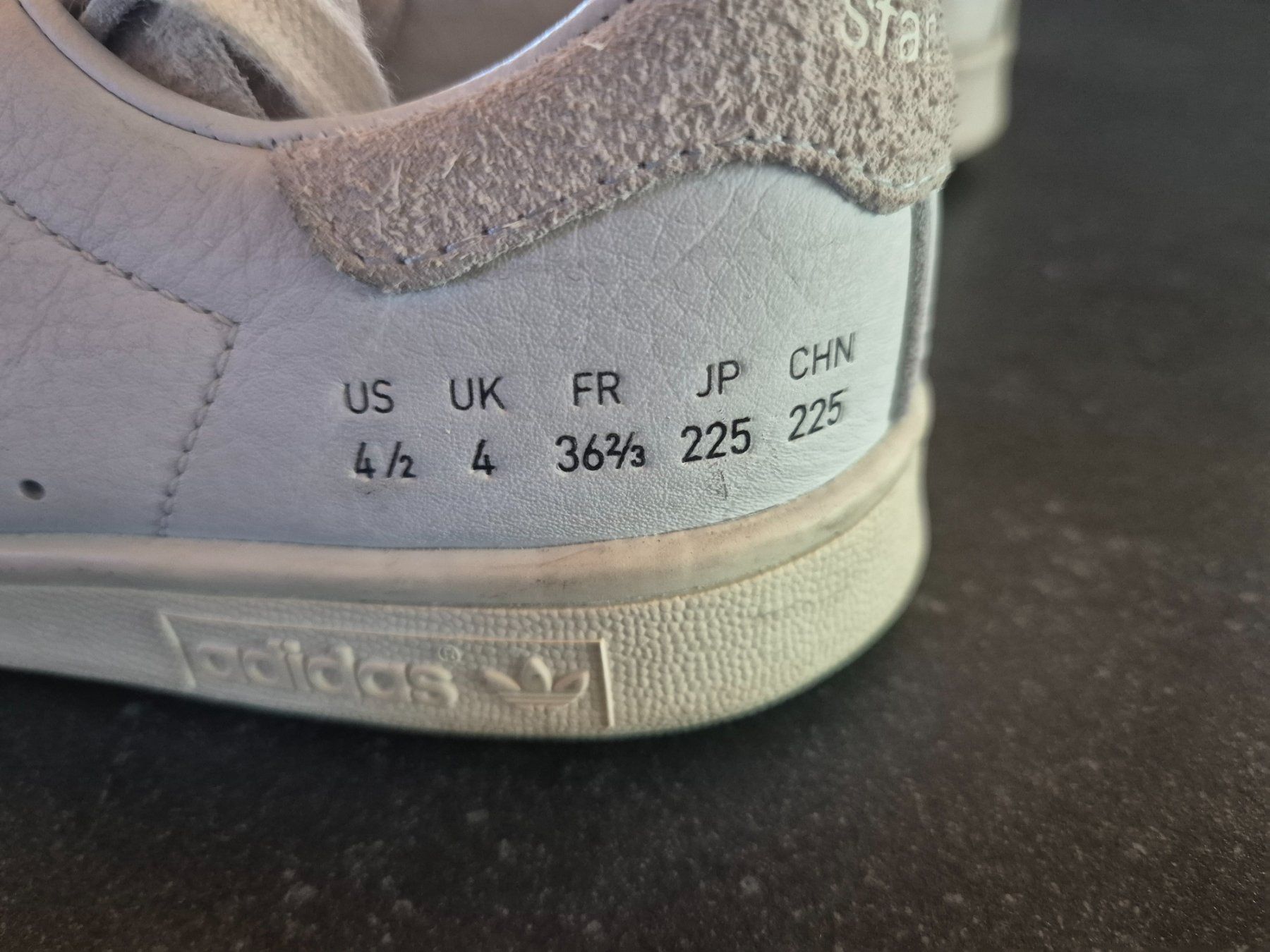 Adidas Scarpe da uomo: Schuhpaket Gr. 36 2/3 – Usato da Zunzgen venduto da Flipflap02 1