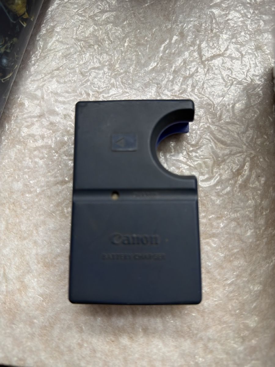 Canon Altri Accessori: Canon Akku Ladegerät CB-2LSE – Usato da Rotkreuz venduto da perlengott
