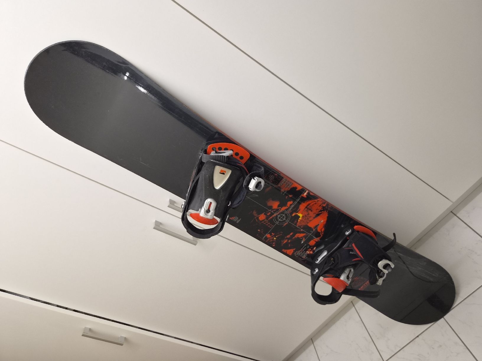 Board: Snowboard mit Bindung schwarz Grösse unbestimmt – Usato da Urdorf venduto da Witzany