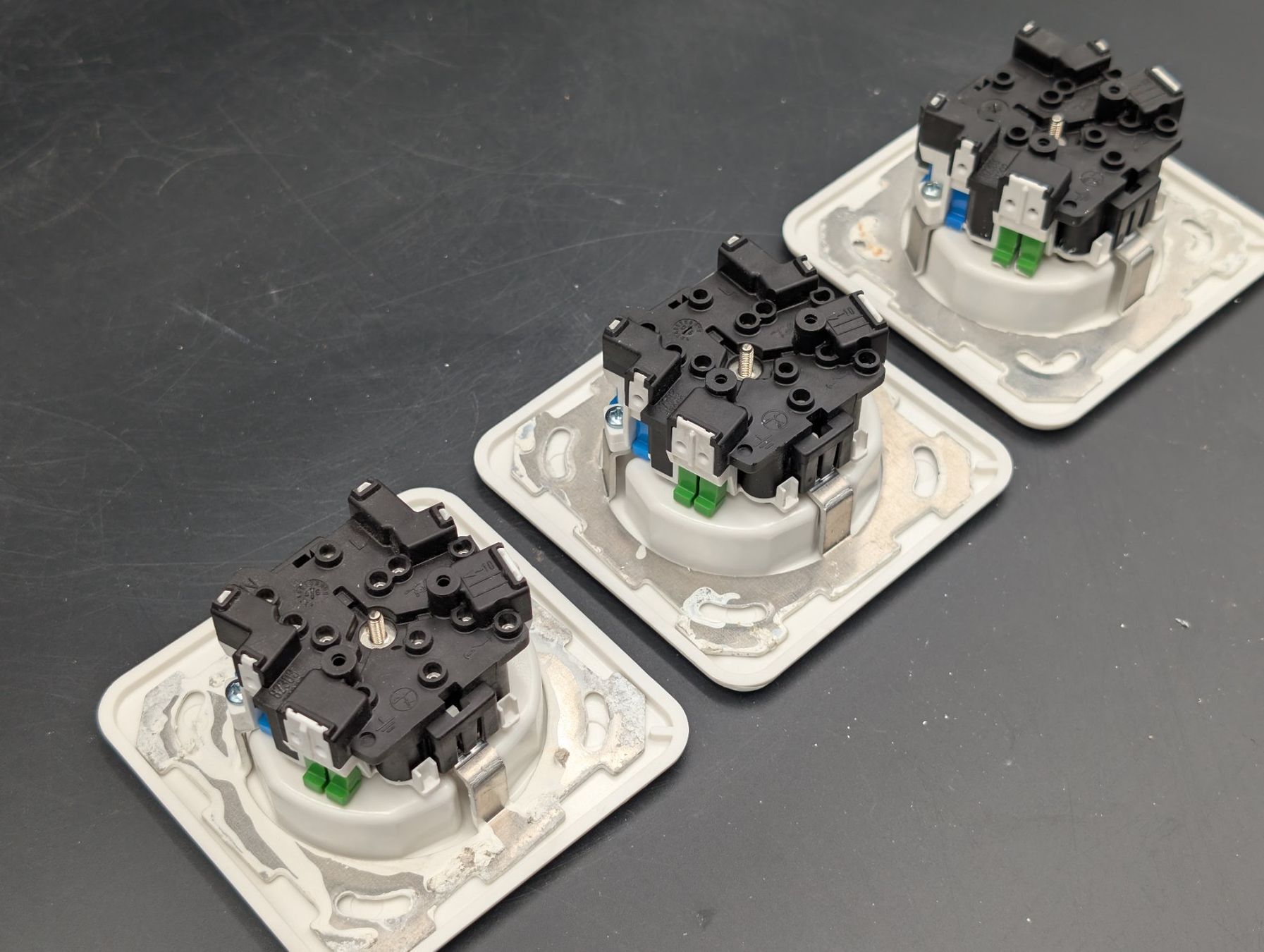 Feller Stecker: Feller Standard Set 3 Stück 3xT13 – Gebraucht aus Winterthur von Hint17 6