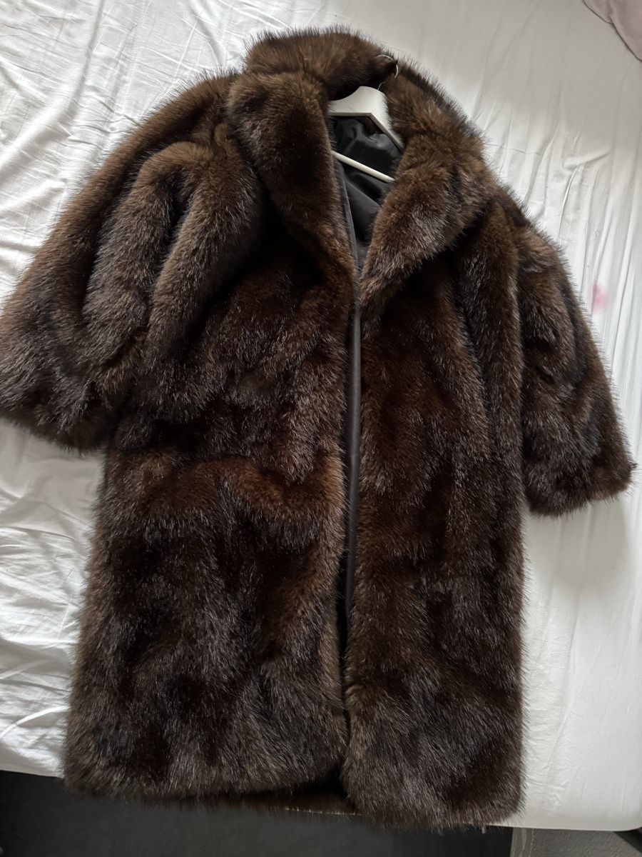 Cappotti: Faux-Fur chocolate Coat, size M - never worn – Nuovo (secondo la descrizione) da Winterthur venduto da als_b666 1