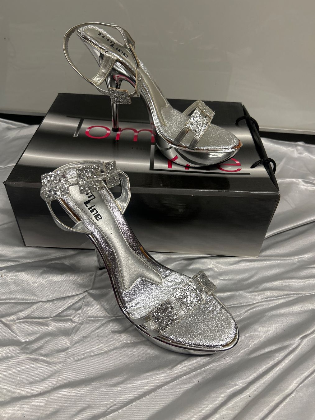 Damenschuhe: Heels Sandaletten Gr 39 Neu – Neu und originalverpackt aus Regensdorf von Spyke55