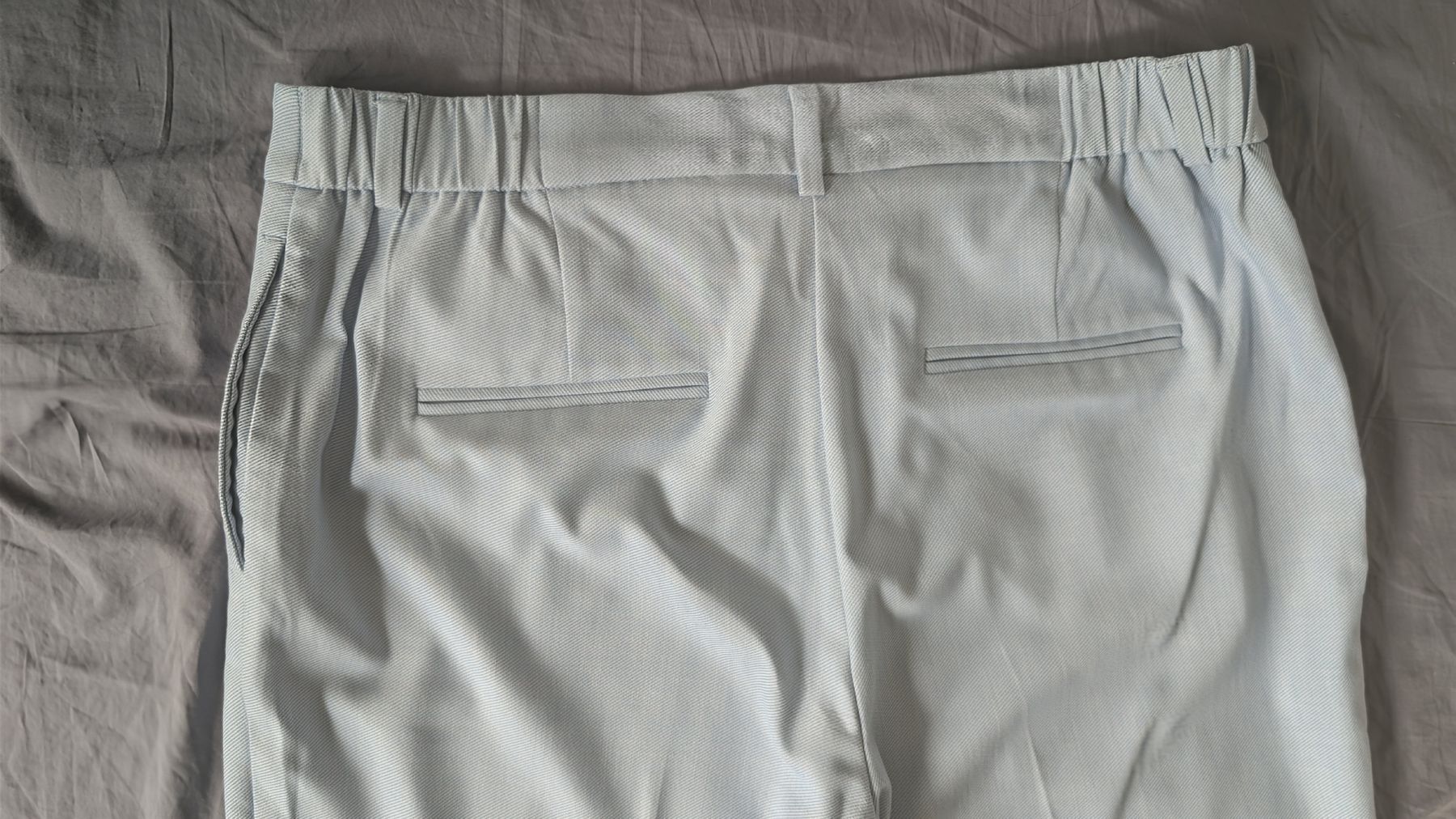 C&A Pantaloni: C&A Elegante Stoffhose Hellblau, Gr. 44 – Usato da Wädenswil venduto da coconut1289 3