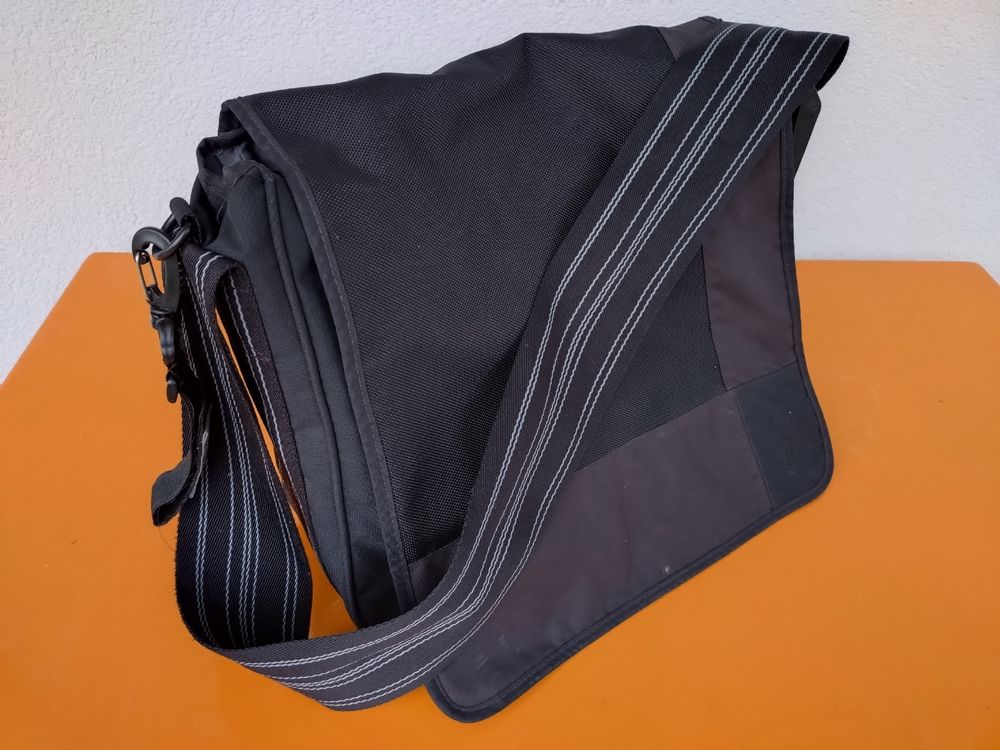 Borse: Lässig Wickeltasche schwarz, Wickelunterlage + Zubehör – Usato da Oftringen venduto da takumivegas 1