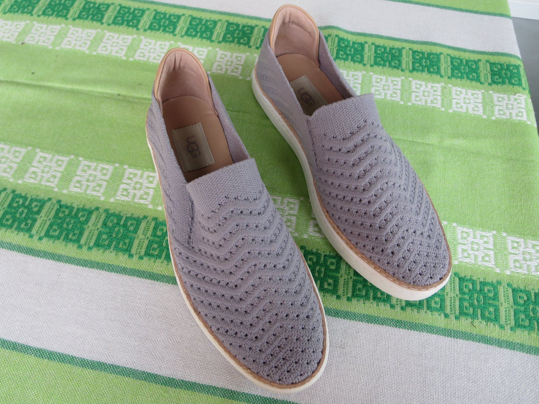 Ugg Damenschuhe: UGG Damen Textile  Sneaker /Gr. 39 – Gebraucht aus Wallisellen von Arvenstube
