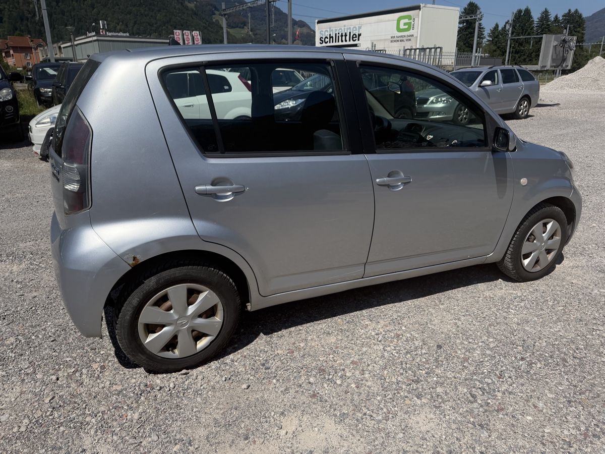 Daihatsu Autos: Daihatsu Sirion 1.3 4X4 2009 – Gebraucht aus Mollis von BSL10 3