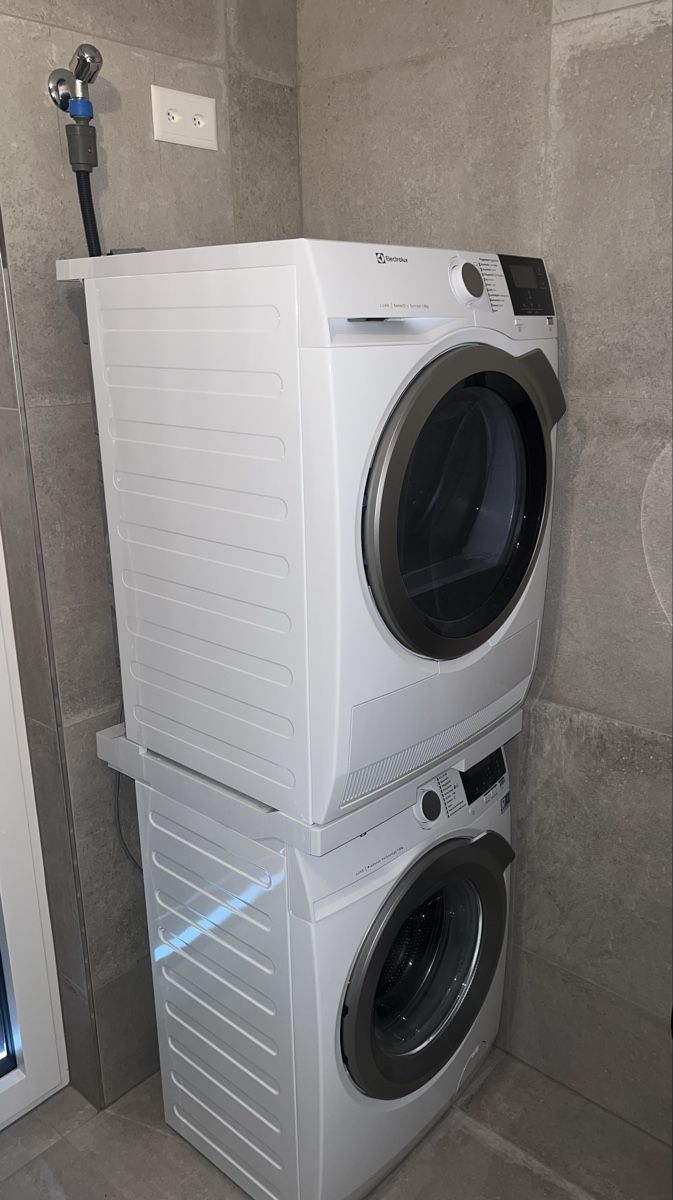 Electrolux Lavatrici: WASCHTURM ELECTROLUX  – Usato da Wil SG venduto da l0ewe