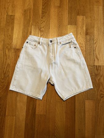 Stylische Motel Woman Jeansshorts Gr. S