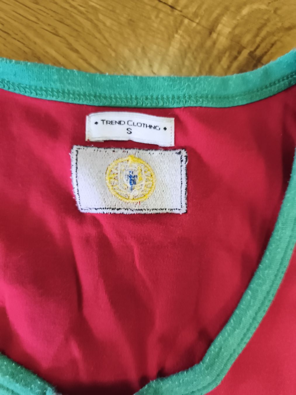 T-shirt: A2 – Usato da Künten venduto da Schnaepplihuus 5
