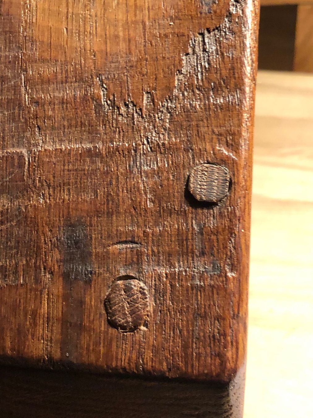 Articoli in legno: Spezielles Eichenholz-Kästli massiv – Usato da Röschenz venduto da Tashroal 4
