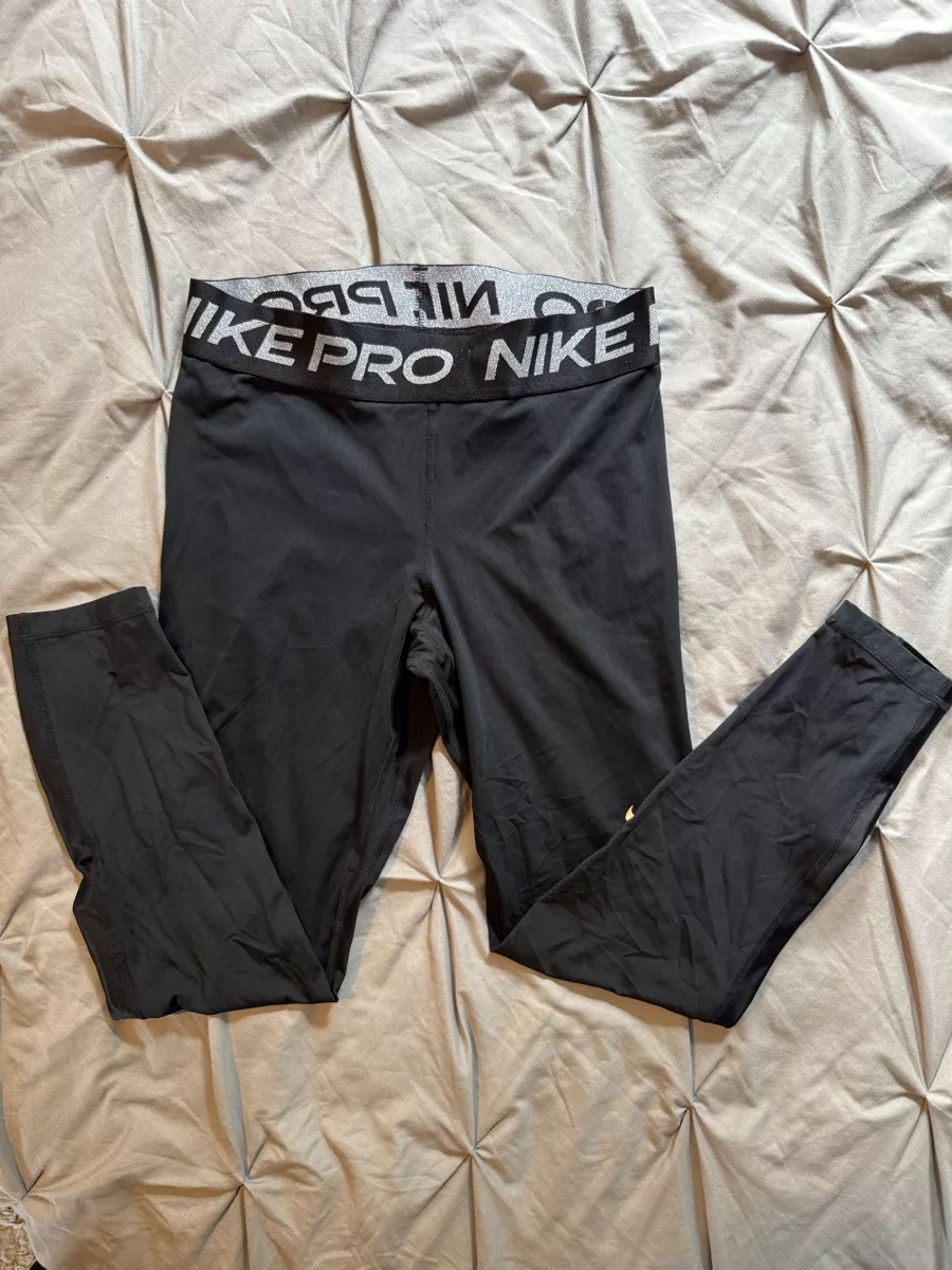 Nike Leggings: Nike pro tights black  – Gebraucht aus Zurich von Alinecnicolet 2