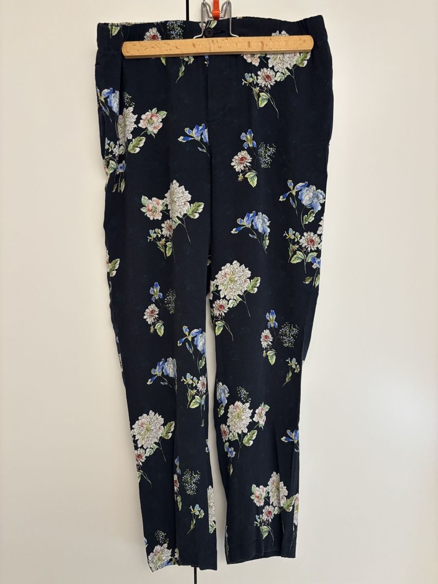 Zara Pantaloni: Zara Lieblings-Stoffhose Blumenmuster, Gr. S – Usato da Allenwinden venduto da clamel