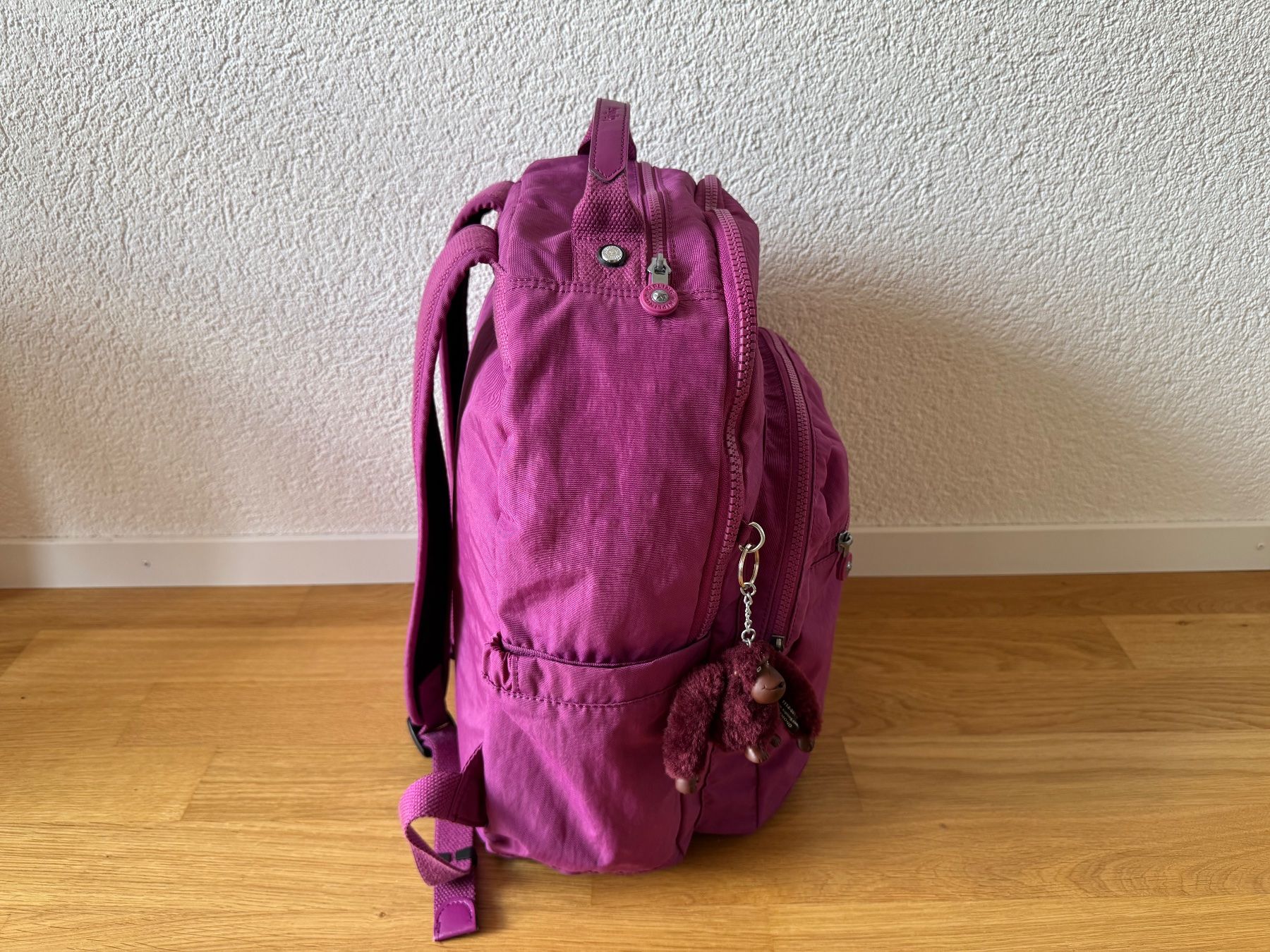 Kipling Rucksäcke: Kipling Rucksack, helles bordeauxrot – Gebraucht aus Belp von mar_d6w8 6