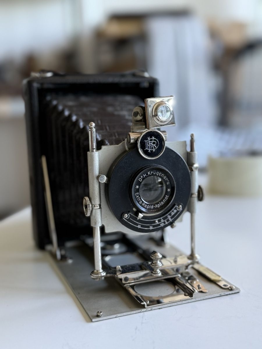 Fotocamera: Dr. Krügener’s Platten- / Klappkamera Extra-Rapid-Aplanat – Usato da Zürich venduto da Geniuss