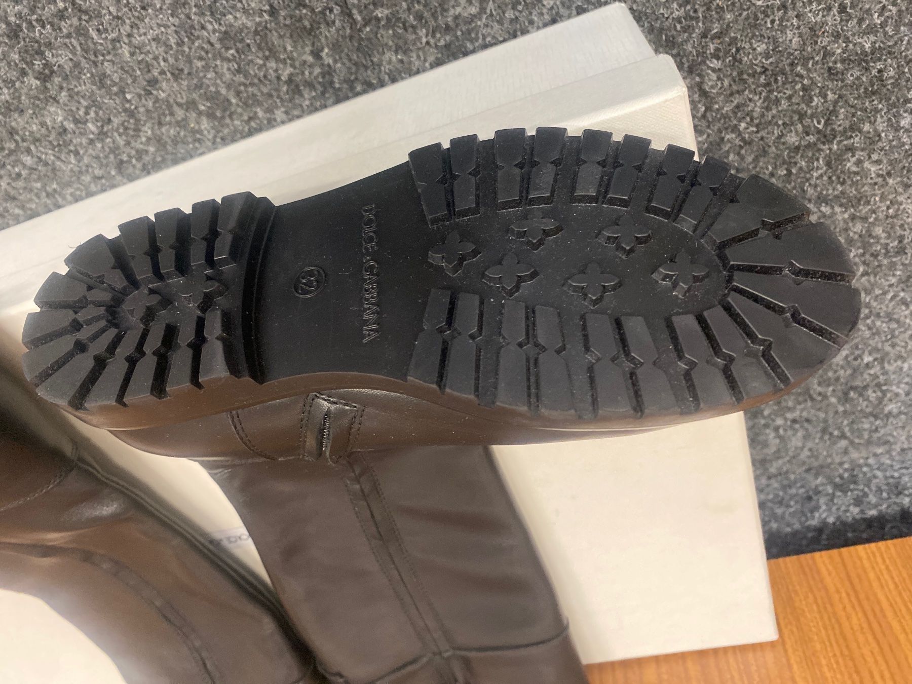 Dolce & Gabbana Schuhe für Mädchen: Dolce Gabbana Stiefel 32 – Neu und originalverpackt aus Lachen SZ von LuganoLugano 4