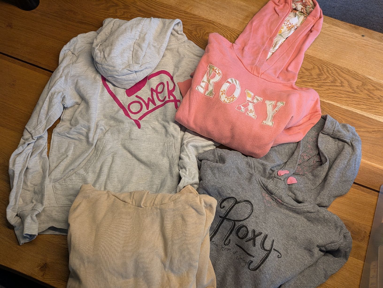 Kleiderpakete & -sets: Hoodies – Gebraucht aus Meiringen von Ninataborda