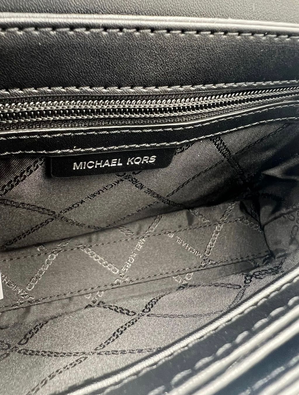 Michael Kors Borse da donna: Michael Kors Tasche black mit MK Logo – Nuovo e nell'imballaggio originale da Wiedlisbach venduto da Sistershop 4