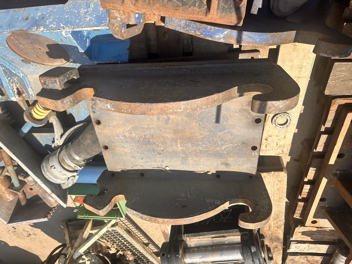 Escavatori: Bagger schnellwechsler , anbauplatte – Usato da lyssach venduto da brax2019 4