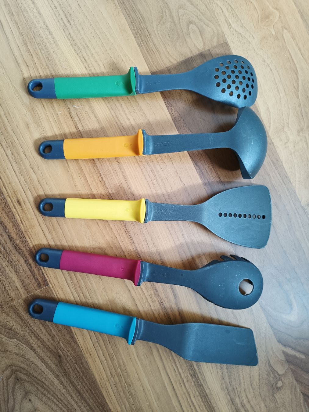 Joseph Joseph Elettrodomestici da cucina: Joseph Joseph Küchenhelfer Set, 5-teilig, stark gebraucht – Usato da Würenlos venduto da sanfrancisco27
