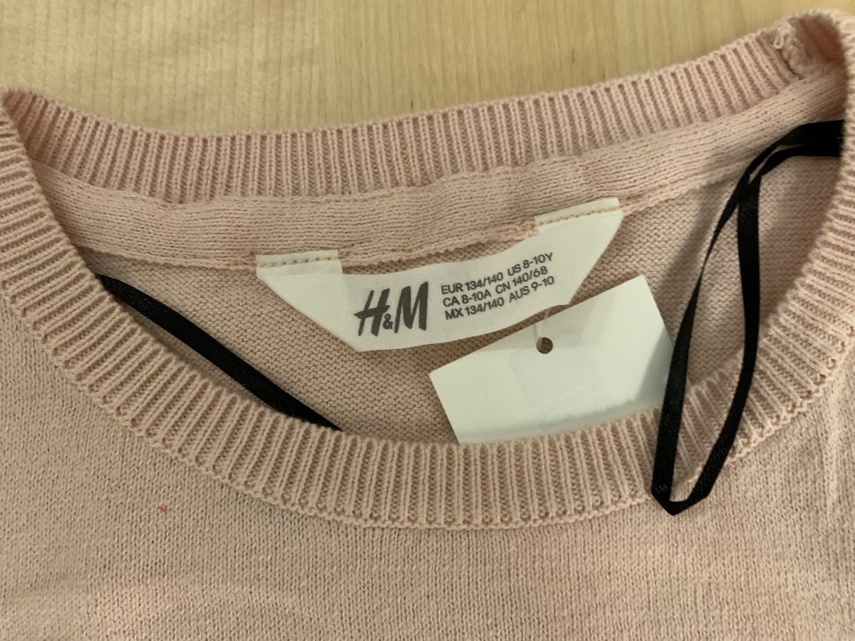 H&M Camicette, T-shirt & Top: Mädchen Coole Bluse H&M Gr 140 - NEU – Nuovo e nell'imballaggio originale da Zürich venduto da Gross9 2